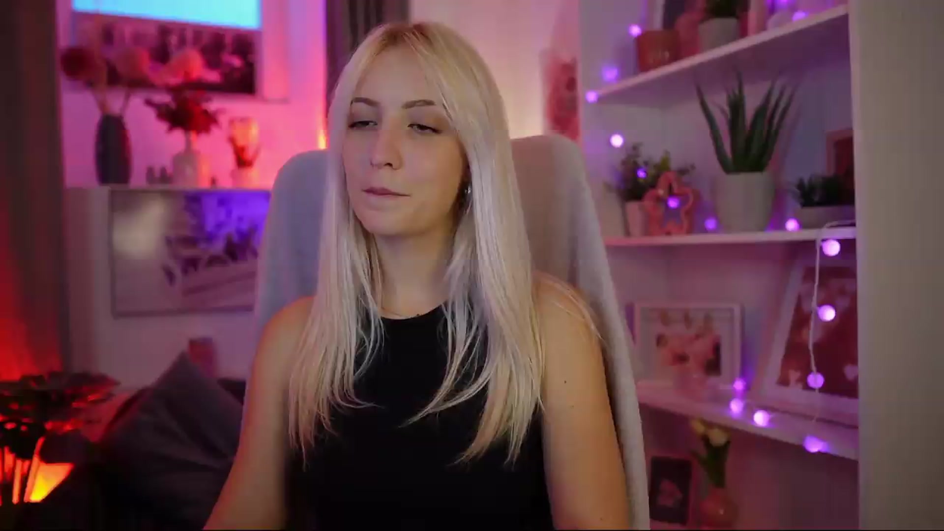 Gallery image thumbnail from Lucy_Cutie's myfreecams stream on, 08/09/2026, 18:06 image 17 of 20