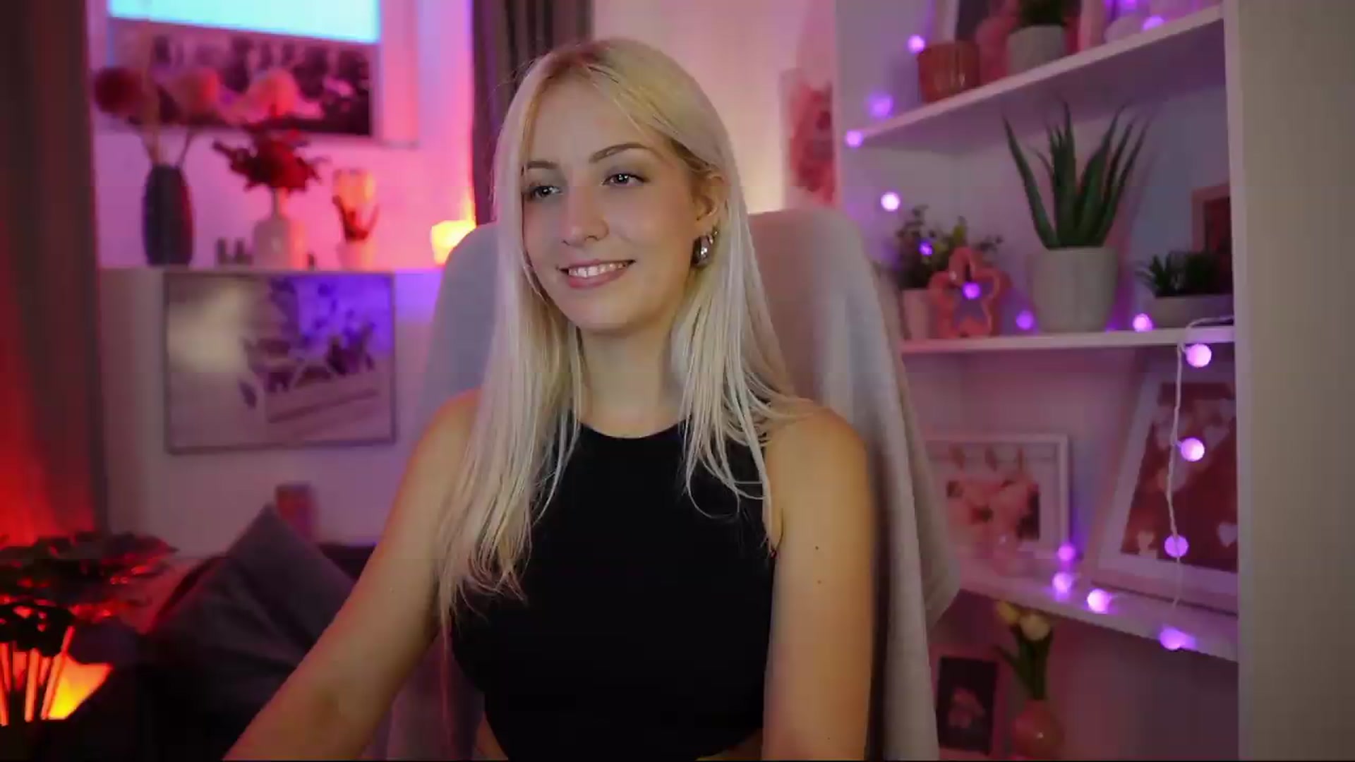 Gallery image thumbnail from Lucy_Cutie's myfreecams stream on, 08/09/2026, 18:06 image 7 of 20
