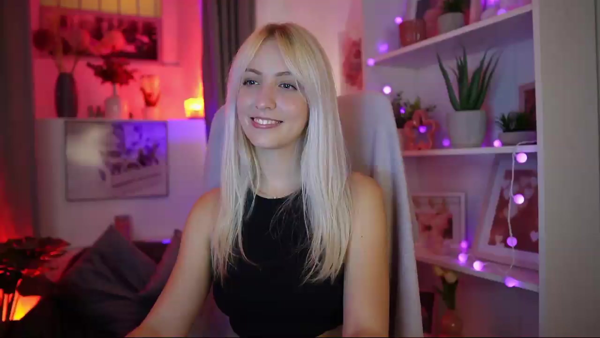 Gallery image thumbnail from Lucy_Cutie's myfreecams stream on, 08/09/2026, 18:42 image 13 of 20