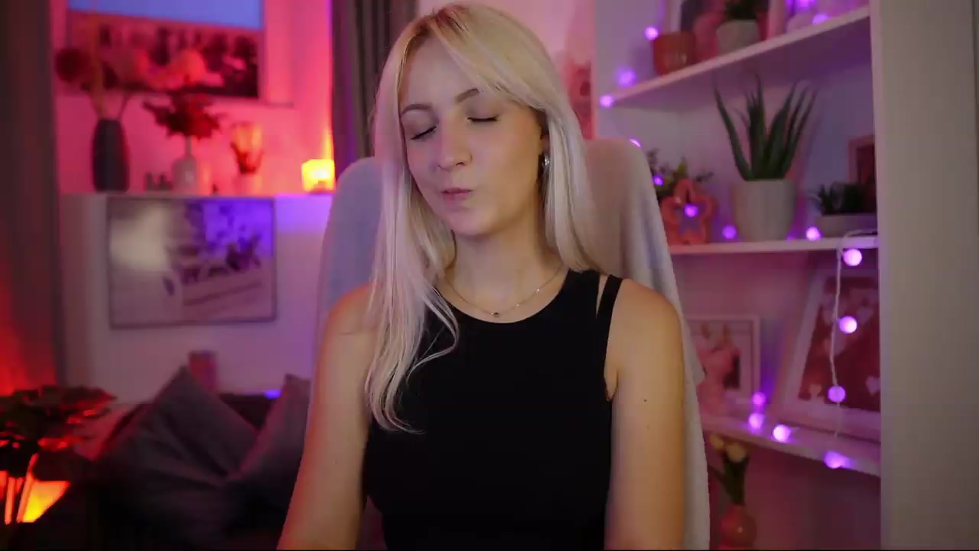 Gallery image thumbnail from Lucy_Cutie's myfreecams stream on, 08/09/2026, 18:42 image 1 of 20