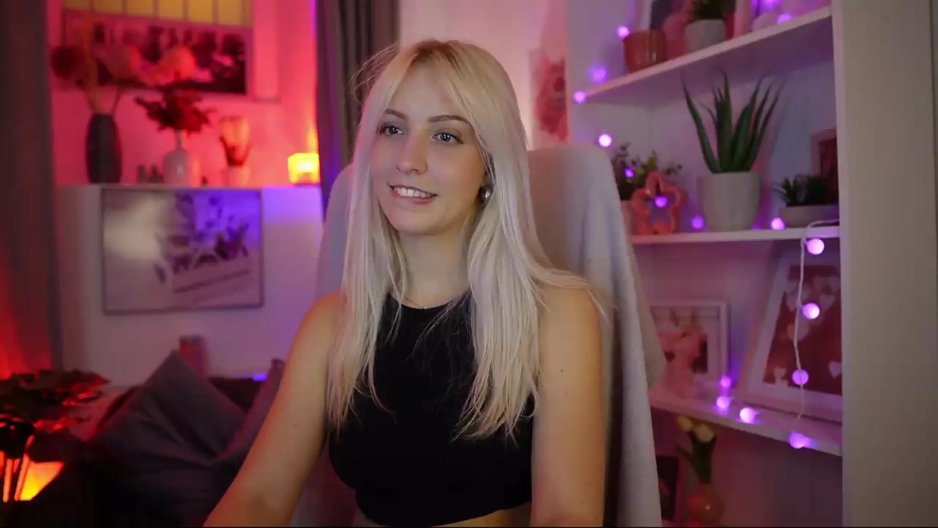 Gallery image thumbnail from Lucy_Cutie's myfreecams stream on, 08/09/2026, 18:42 image 14 of 20