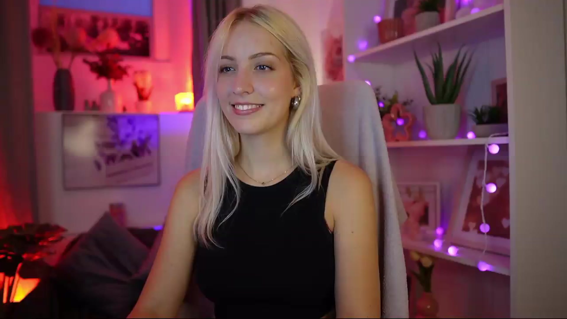 Gallery image thumbnail from Lucy_Cutie's myfreecams stream on, 08/09/2026, 18:42 image 3 of 20