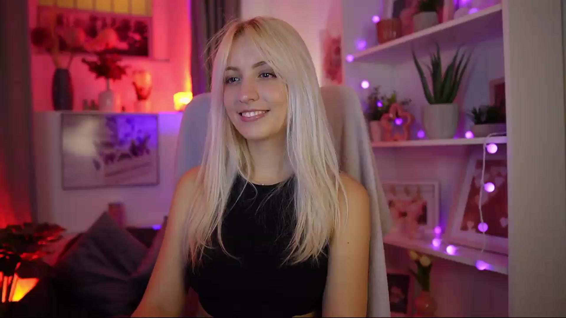 Gallery image thumbnail from Lucy_Cutie's myfreecams stream on, 08/09/2026, 18:42 image 16 of 20