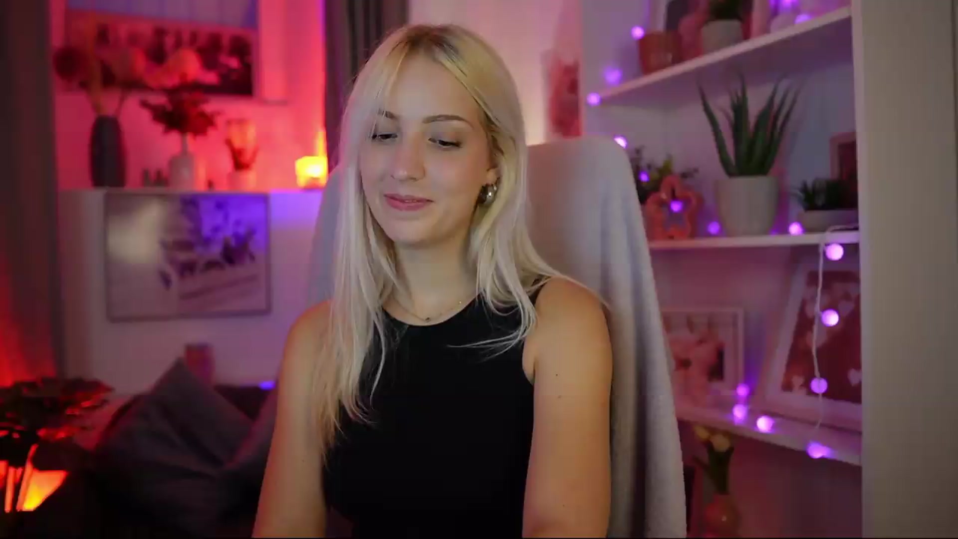 Gallery image thumbnail from Lucy_Cutie's myfreecams stream on, 08/09/2026, 18:42 image 6 of 20