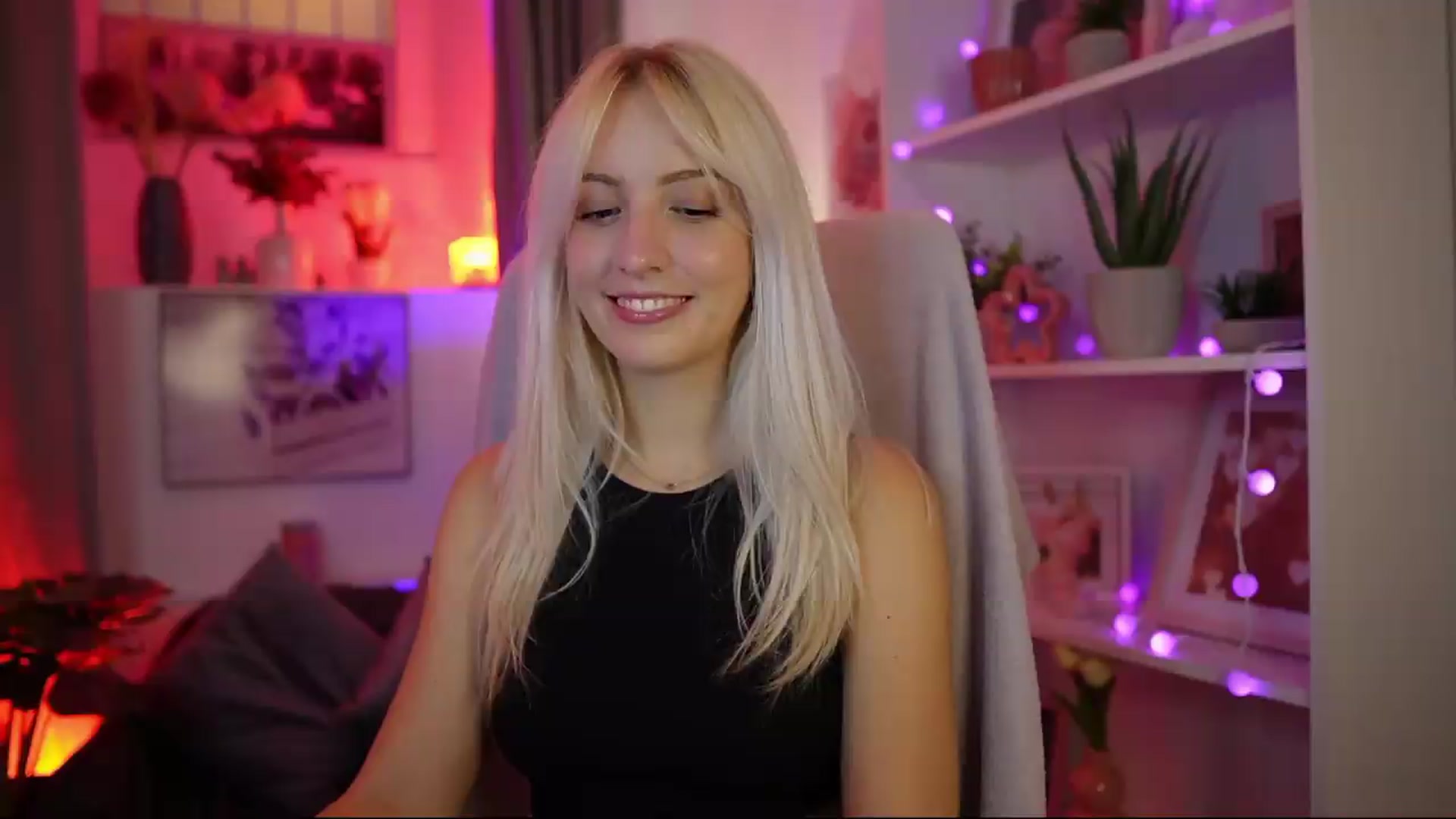 Gallery image thumbnail from Lucy_Cutie's myfreecams stream on, 08/09/2026, 18:42 image 9 of 20