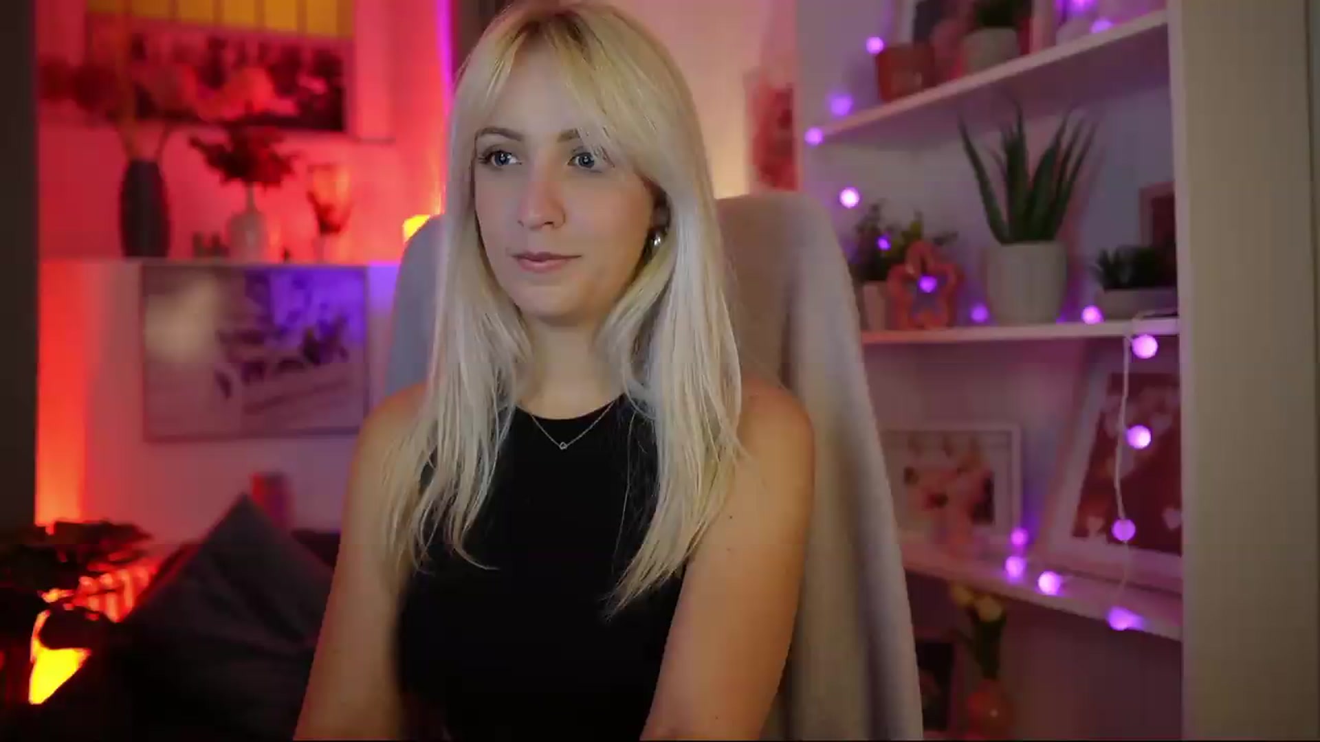 Gallery image thumbnail from Lucy_Cutie's myfreecams stream on, 08/09/2026, 19:06 image 1 of 20