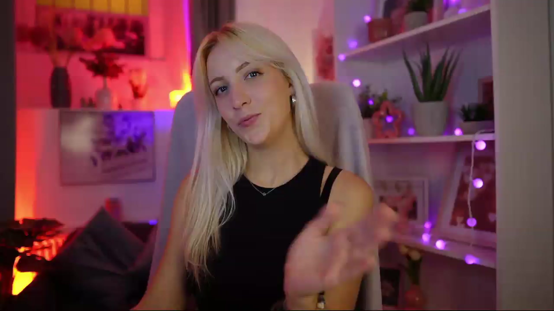 Gallery image thumbnail from Lucy_Cutie's myfreecams stream on, 08/09/2026, 19:06 image 17 of 20