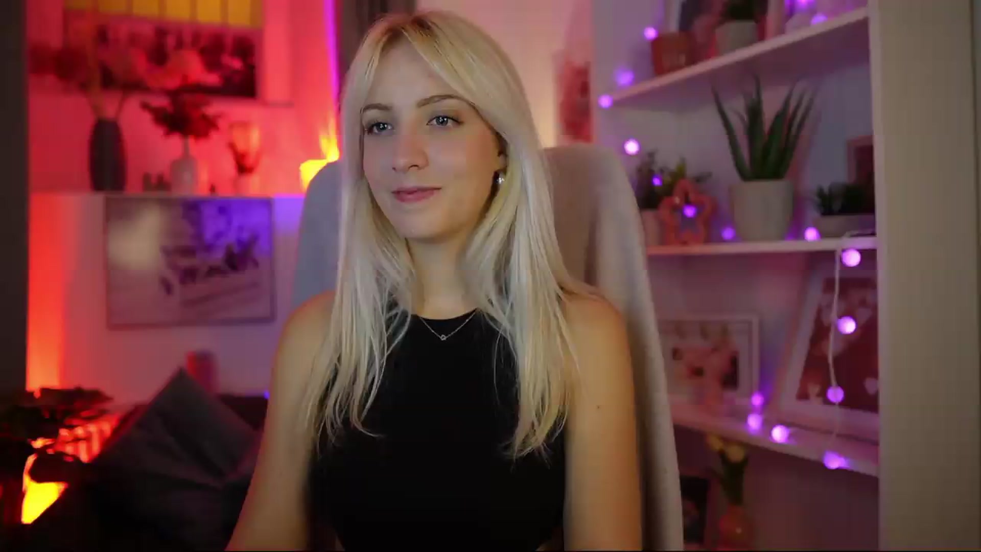 Gallery image thumbnail from Lucy_Cutie's myfreecams stream on, 08/09/2026, 19:06 image 3 of 20