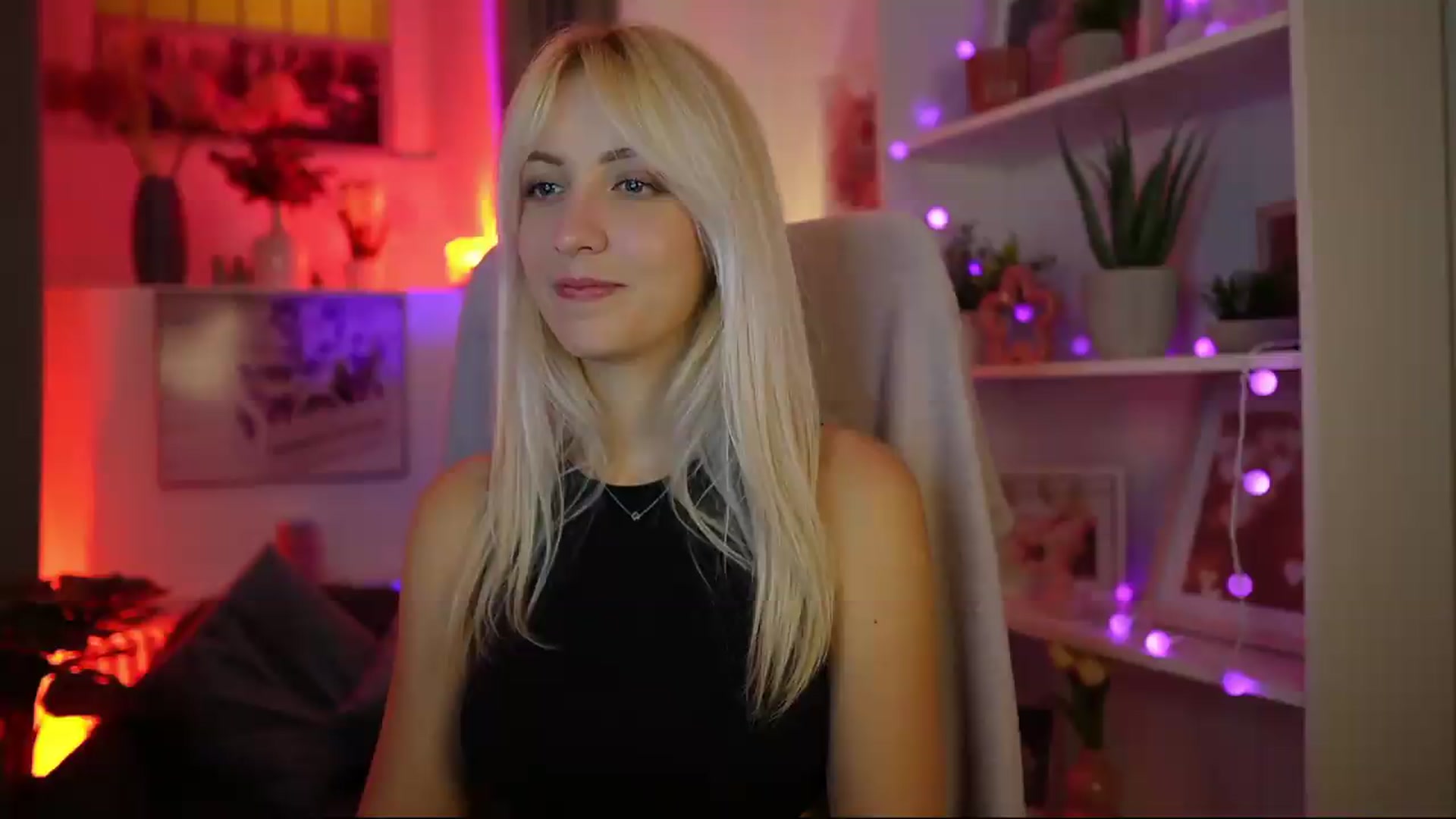 Gallery image thumbnail from Lucy_Cutie's myfreecams stream on, 08/09/2026, 19:06 image 7 of 20