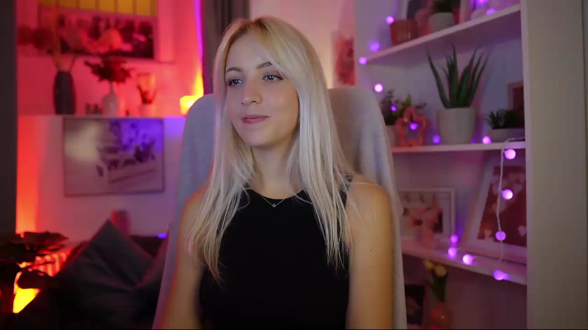 Gallery image thumbnail from Lucy_Cutie's myfreecams stream on, 08/09/2026, 19:06 image 16 of 20