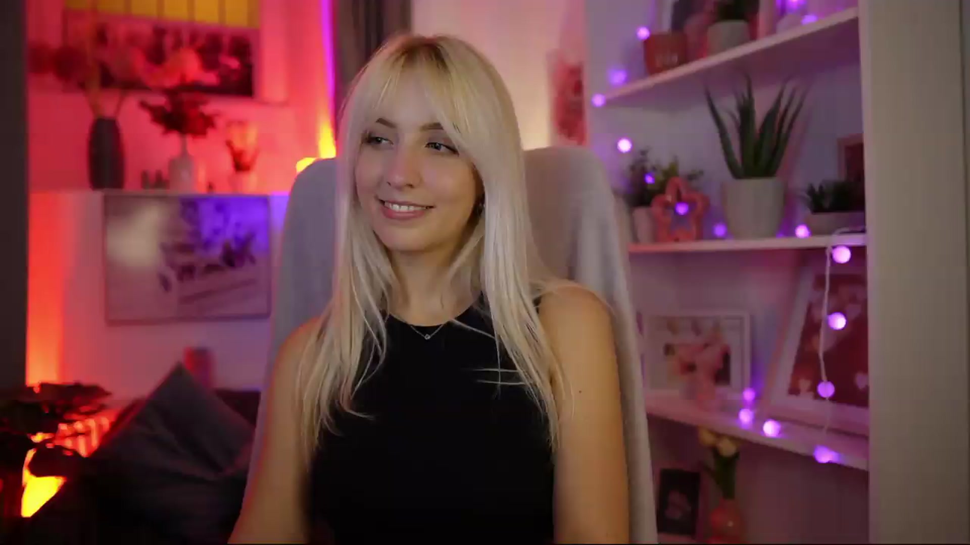 Gallery image thumbnail from Lucy_Cutie's myfreecams stream on, 08/09/2026, 19:06 image 14 of 20