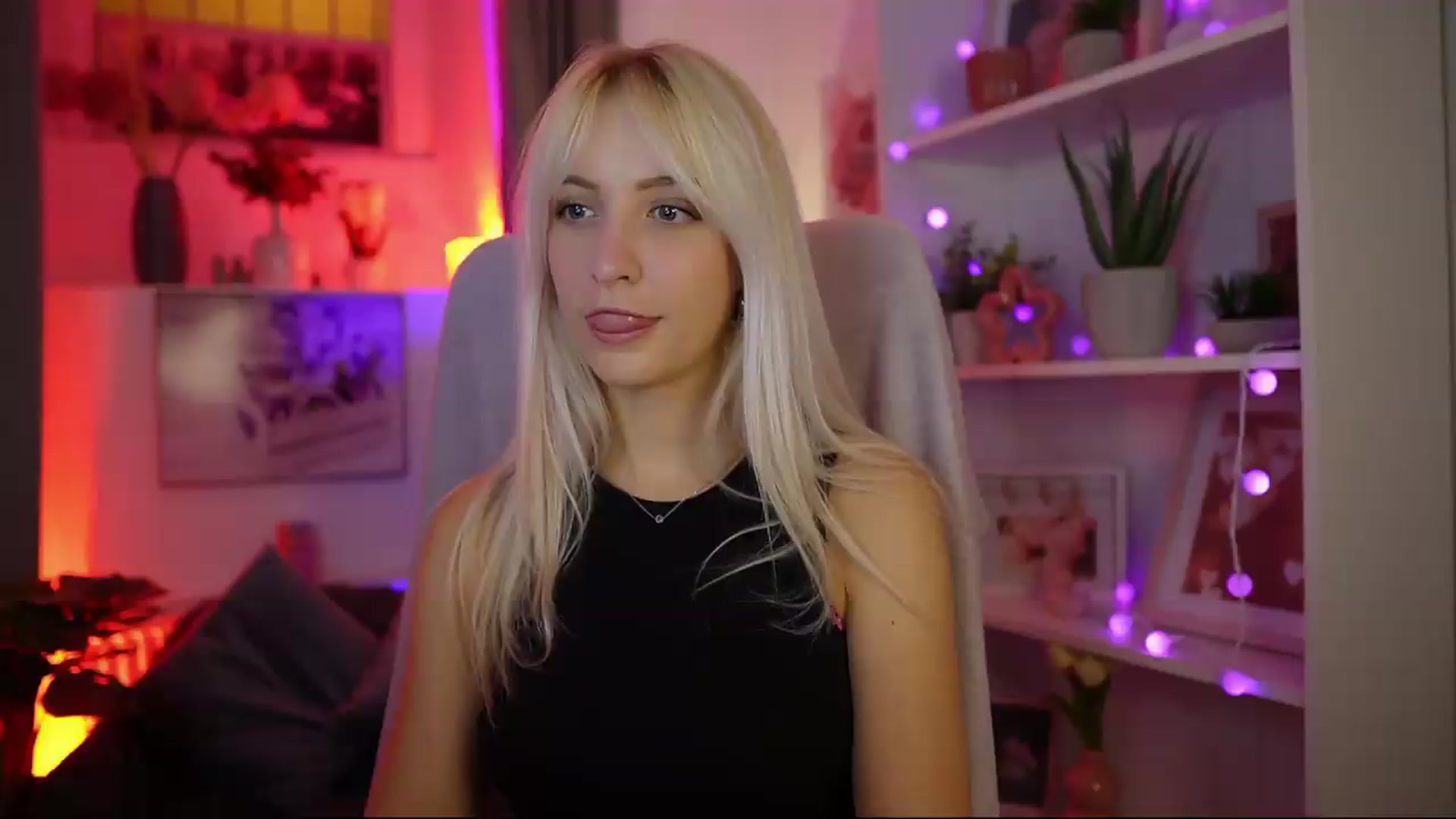 Gallery image thumbnail from Lucy_Cutie's myfreecams stream on, 08/09/2026, 19:06 image 11 of 20