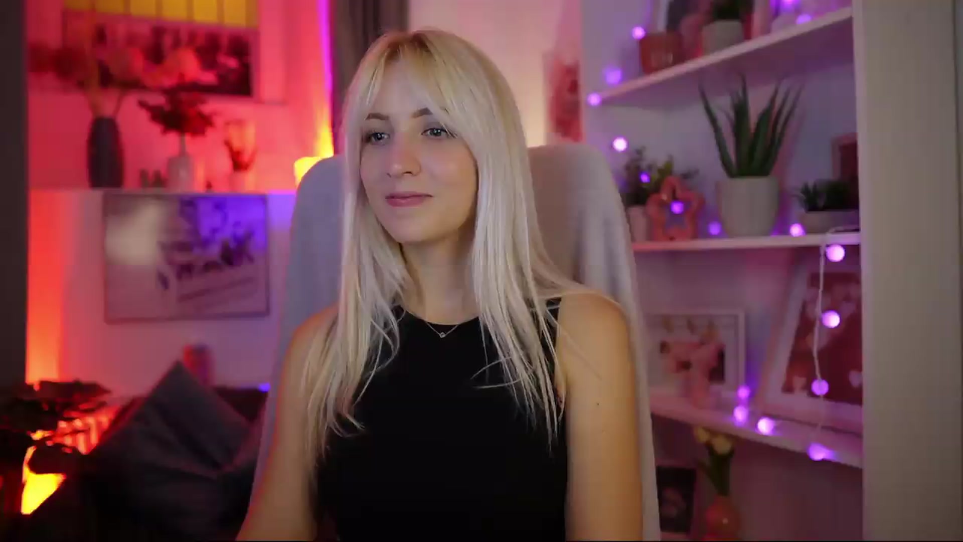Gallery image thumbnail from Lucy_Cutie's myfreecams stream on, 08/09/2026, 19:06 image 13 of 20