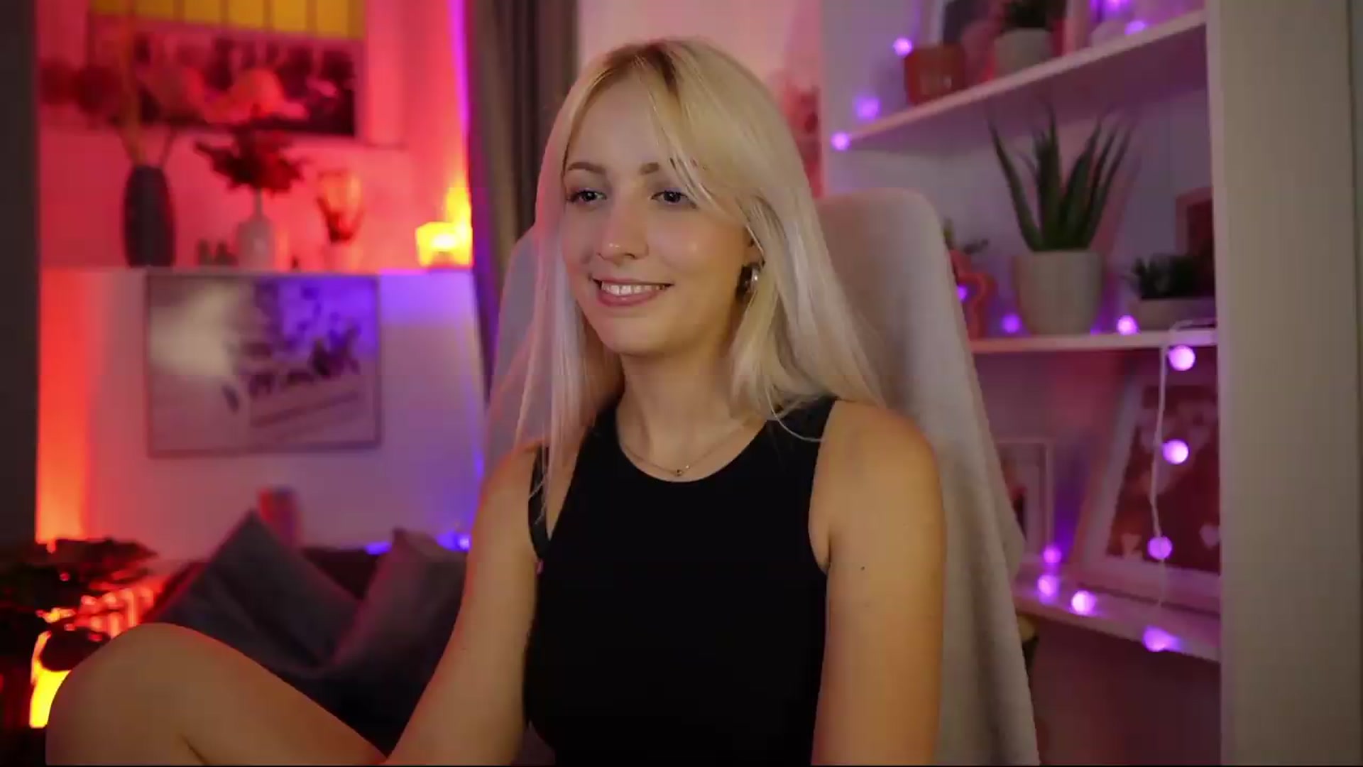 Gallery image thumbnail from Lucy_Cutie's myfreecams stream on, 08/09/2026, 20:02 image 1 of 20