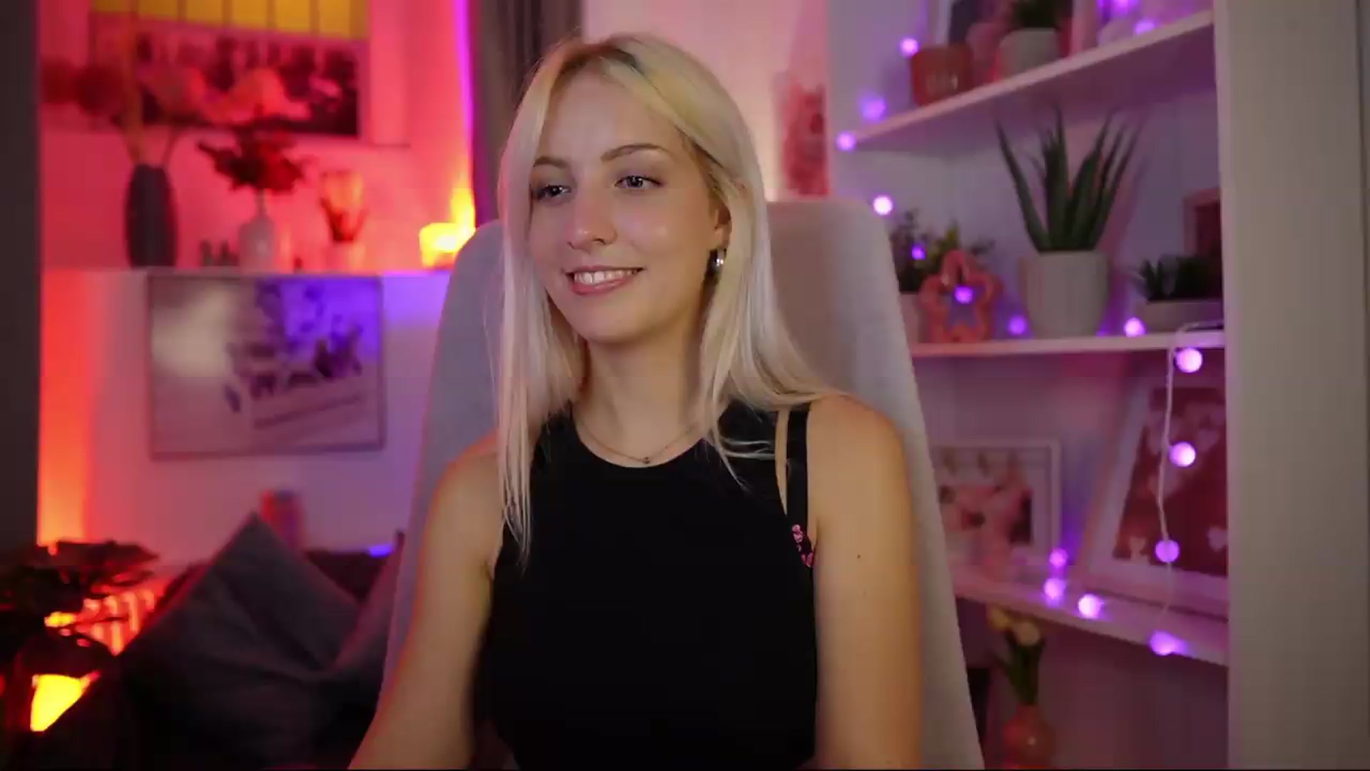 Gallery image thumbnail from Lucy_Cutie's myfreecams stream on, 08/09/2026, 20:02 image 16 of 20