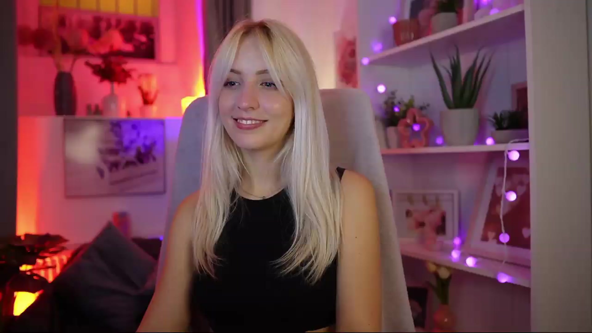 Gallery image thumbnail from Lucy_Cutie's myfreecams stream on, 08/09/2026, 20:02 image 19 of 20