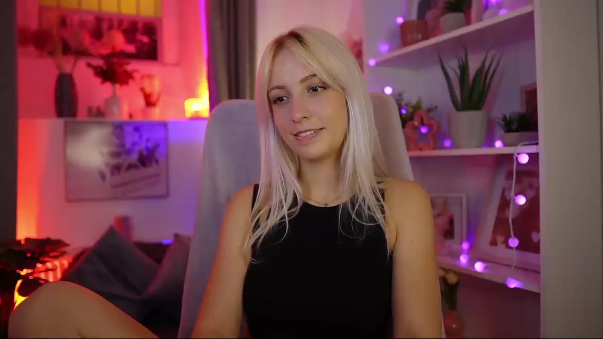 Gallery image thumbnail from Lucy_Cutie's myfreecams stream on, 08/09/2026, 20:02 image 3 of 20