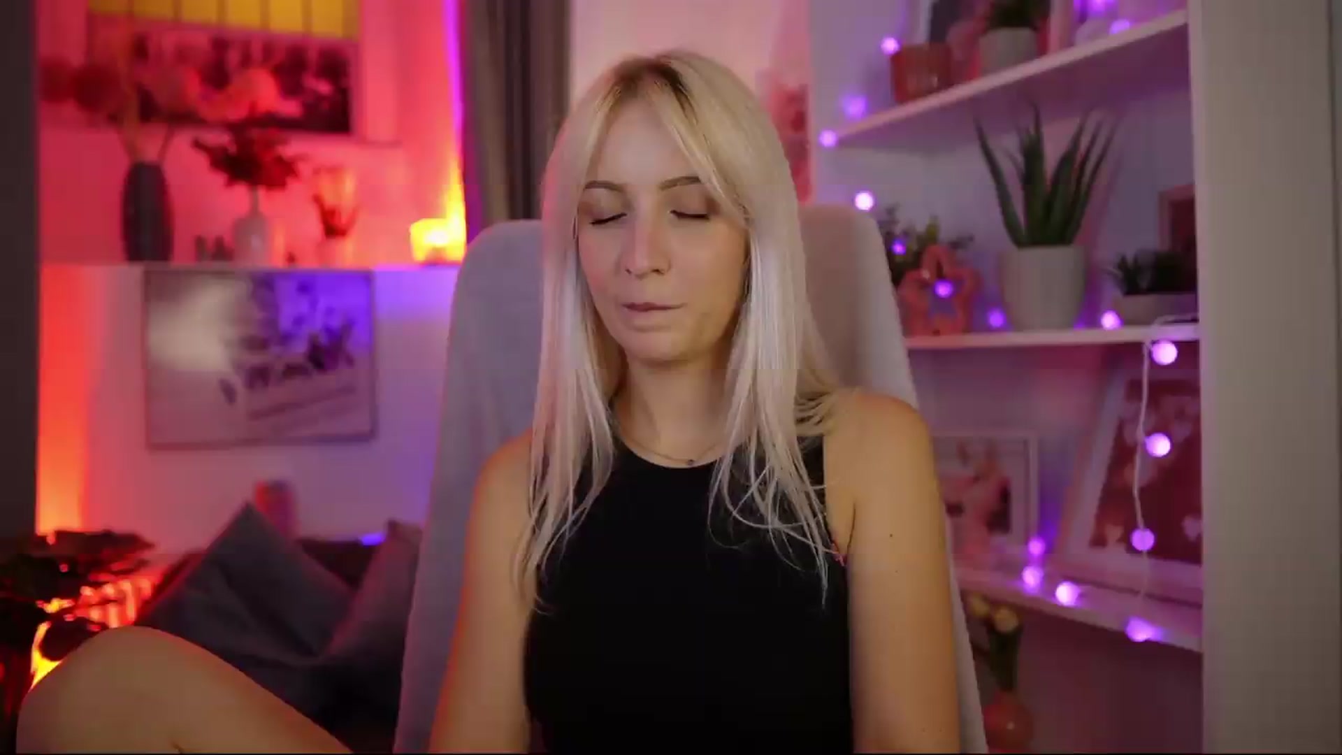 Gallery image thumbnail from Lucy_Cutie's myfreecams stream on, 08/09/2026, 20:02 image 4 of 20