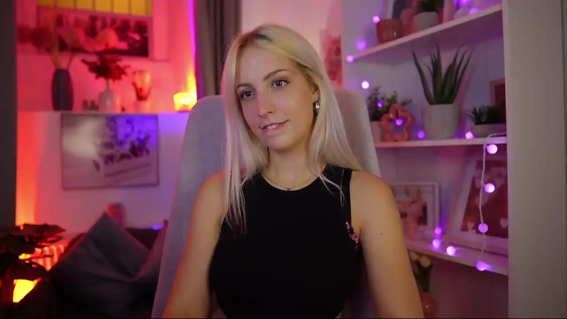 Gallery image thumbnail from Lucy_Cutie's myfreecams stream on, 08/09/2026, 20:02 image 14 of 20