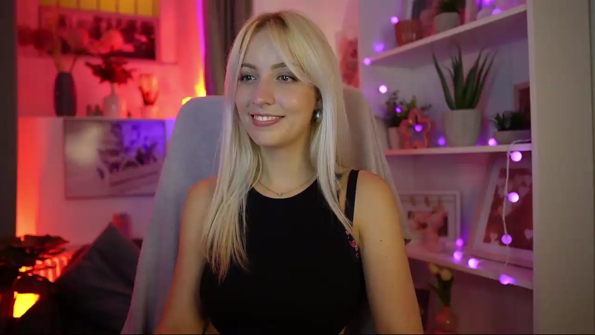 Gallery image thumbnail from Lucy_Cutie's myfreecams stream on, 08/09/2026, 20:40 image 18 of 20