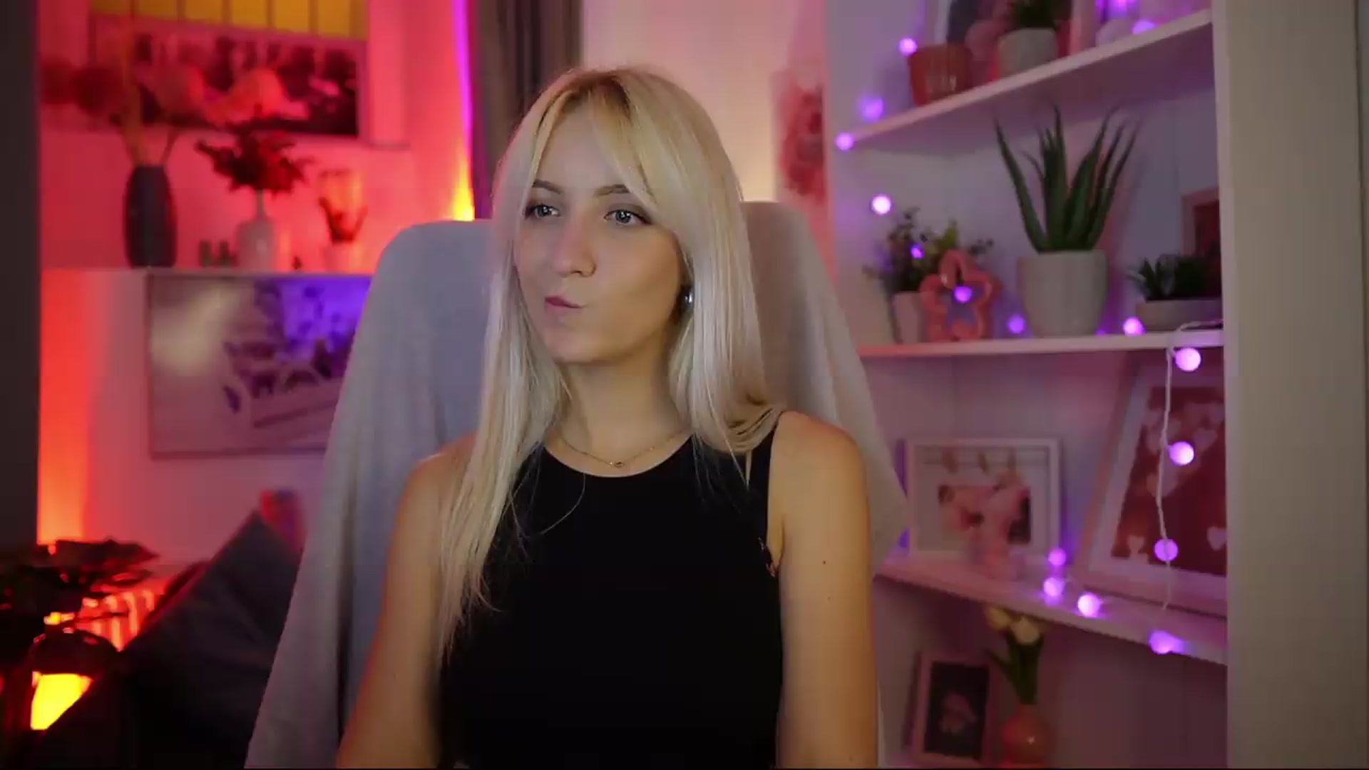 Gallery image thumbnail from Lucy_Cutie's myfreecams stream on, 08/09/2026, 20:40 image 14 of 20