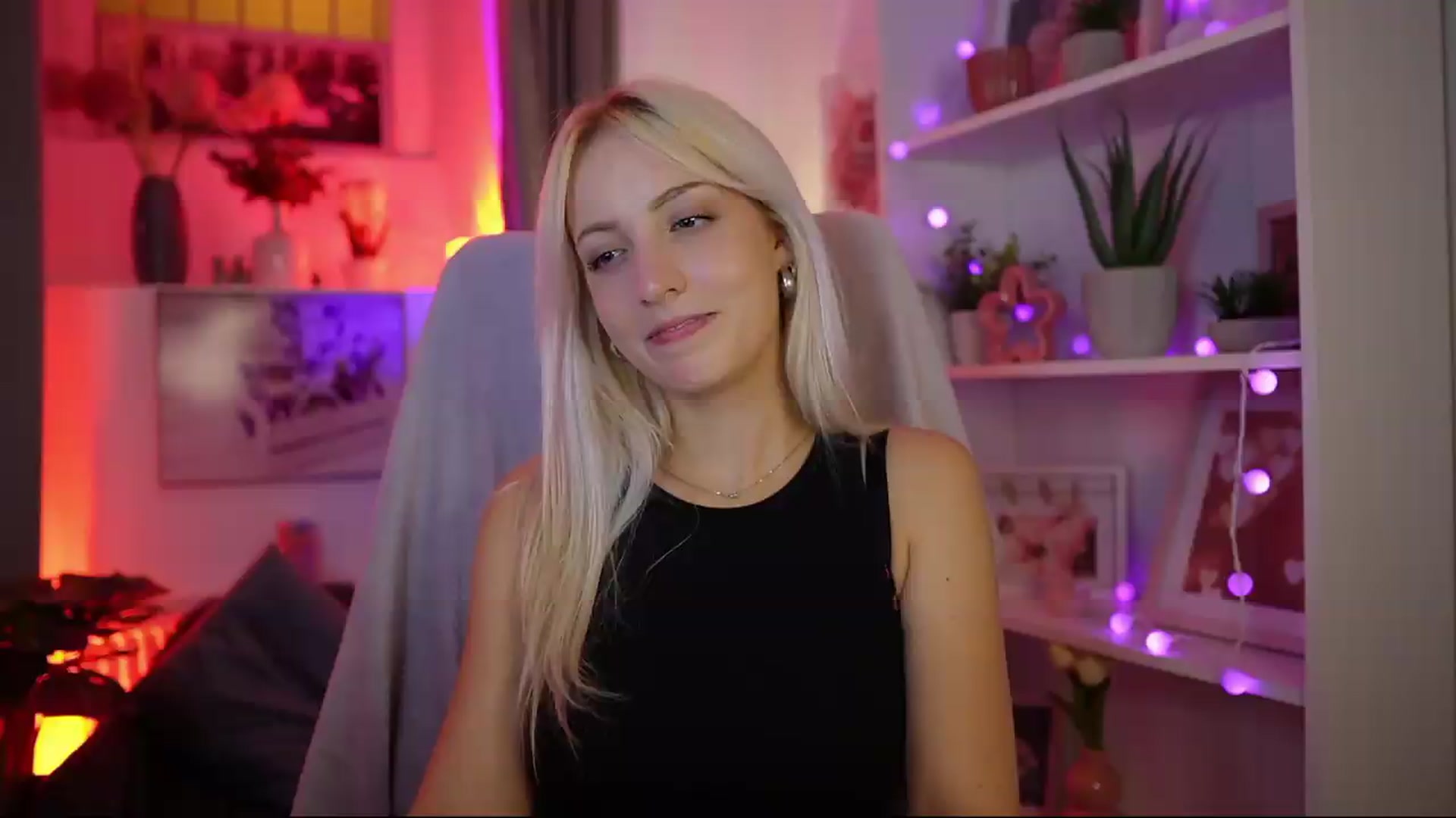 Gallery image thumbnail from Lucy_Cutie's myfreecams stream on, 08/09/2026, 20:40 image 11 of 20