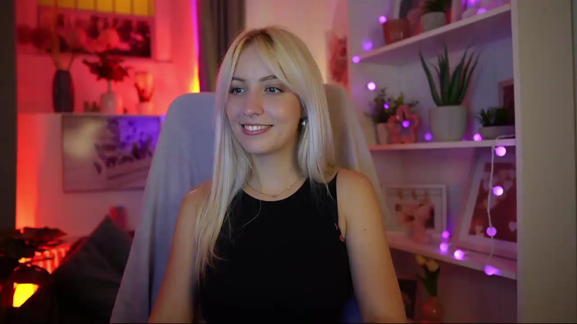 Gallery image thumbnail from Lucy_Cutie's myfreecams stream on, 08/09/2026, 20:40 image 12 of 20