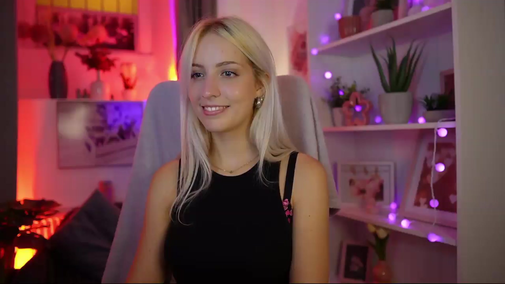 Gallery image thumbnail from Lucy_Cutie's myfreecams stream on, 08/09/2026, 21:24 image 7 of 20