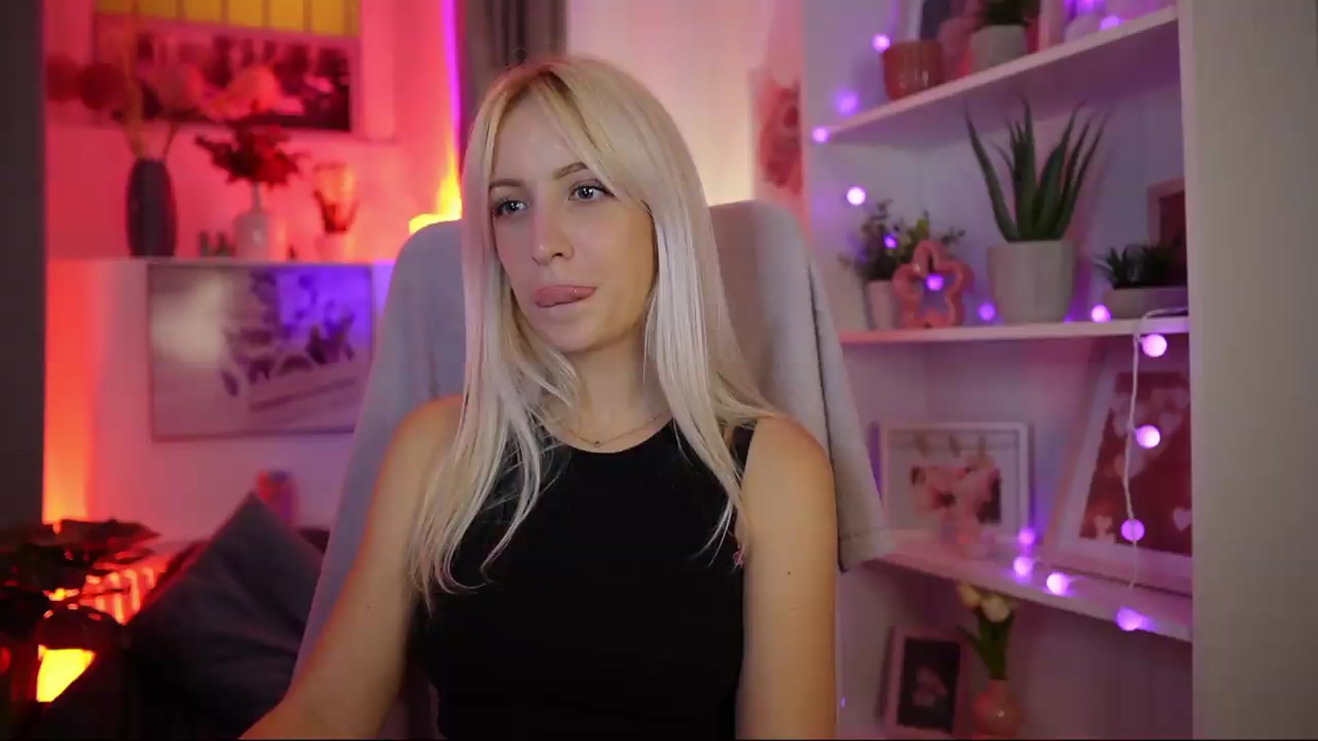 Gallery image thumbnail from Lucy_Cutie's myfreecams stream on, 08/09/2026, 21:24 image 17 of 20