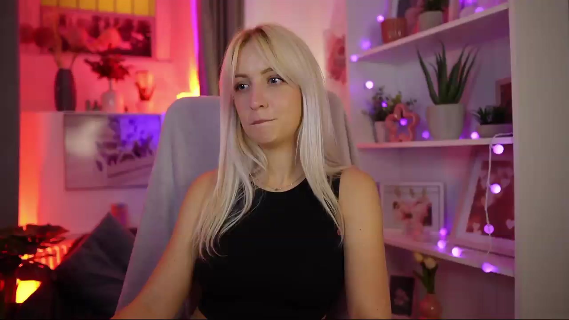 Gallery image thumbnail from Lucy_Cutie's myfreecams stream on, 08/09/2026, 21:24 image 14 of 20