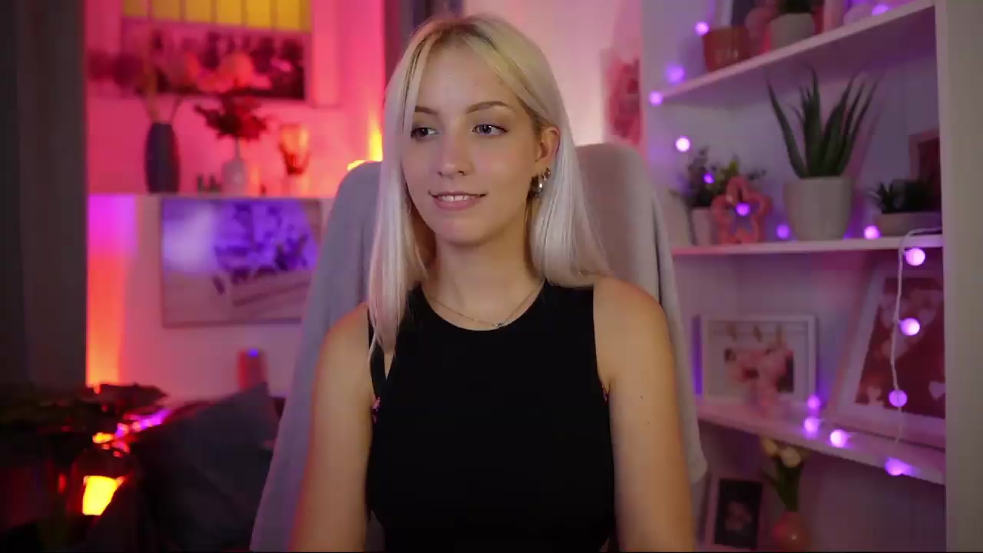 Gallery image thumbnail from Lucy_Cutie's myfreecams stream on, 08/09/2026, 23:45 image 9 of 20