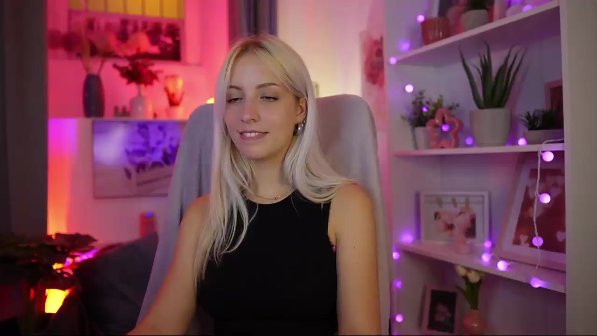 Gallery image thumbnail from Lucy_Cutie's myfreecams stream on, 08/09/2026, 23:45 image 13 of 20