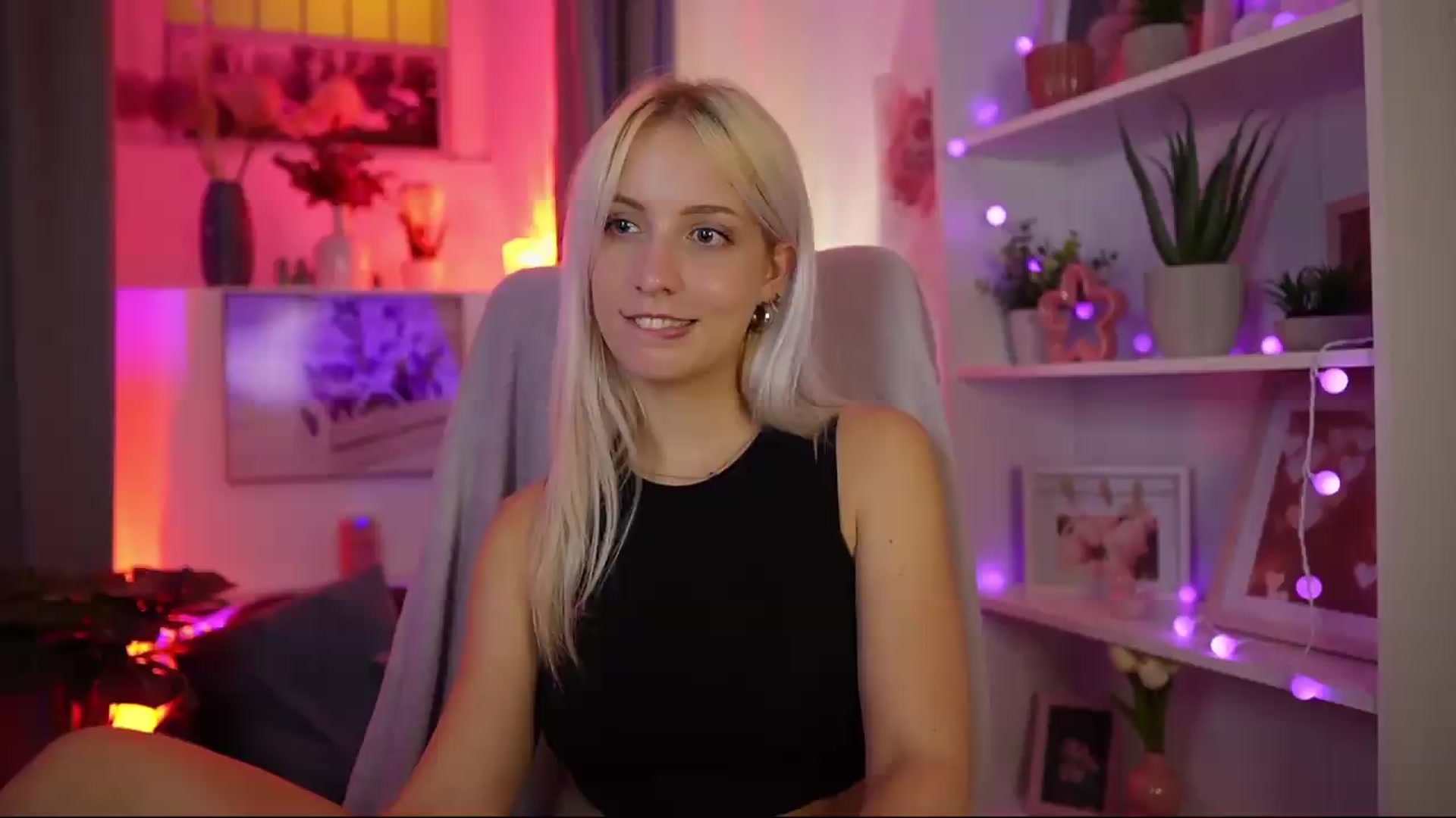 Gallery image thumbnail from Lucy_Cutie's myfreecams stream on, 08/09/2026, 23:45 image 12 of 20