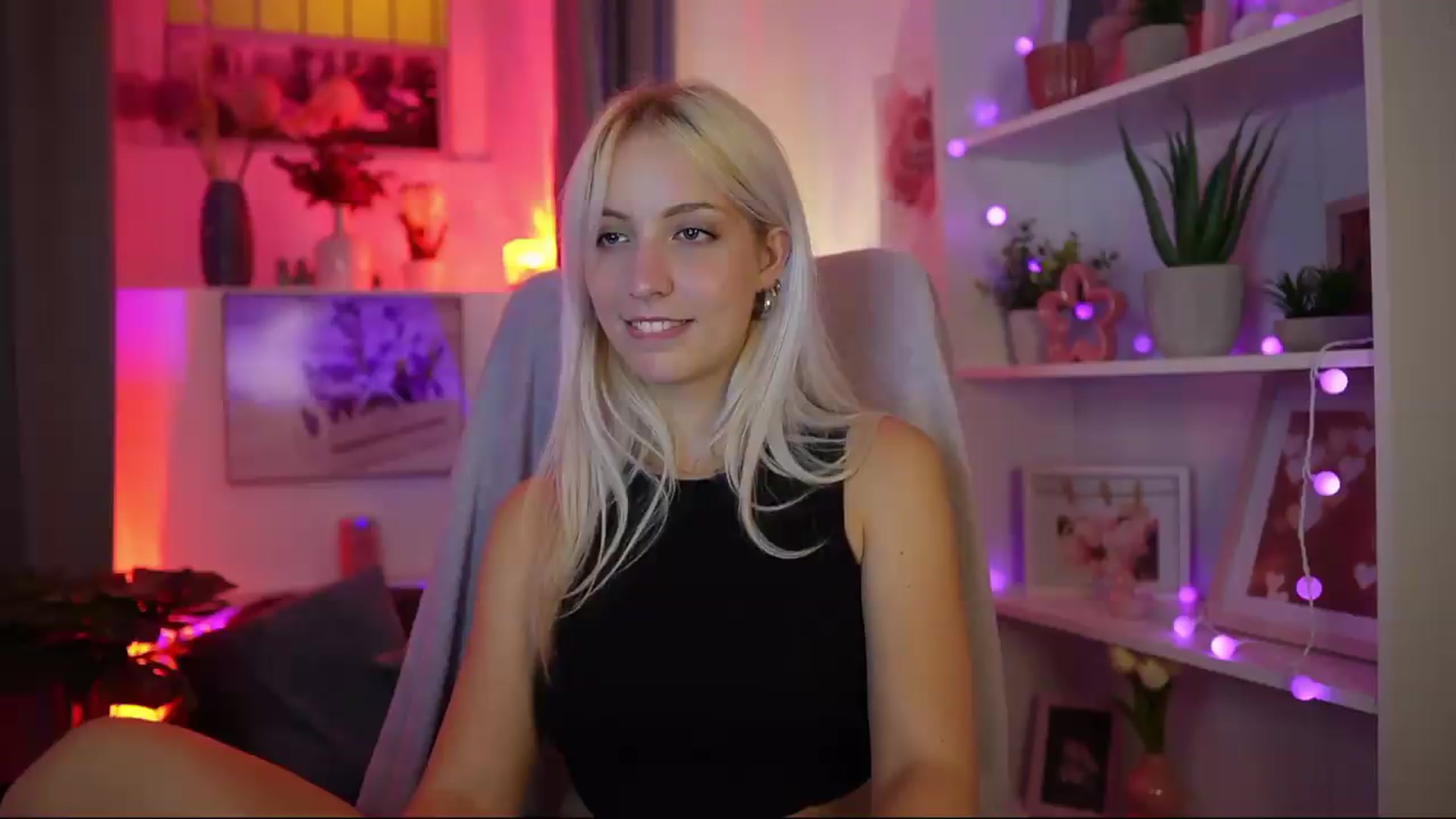 Gallery image thumbnail from Lucy_Cutie's myfreecams stream on, 08/09/2026, 23:45 image 11 of 20