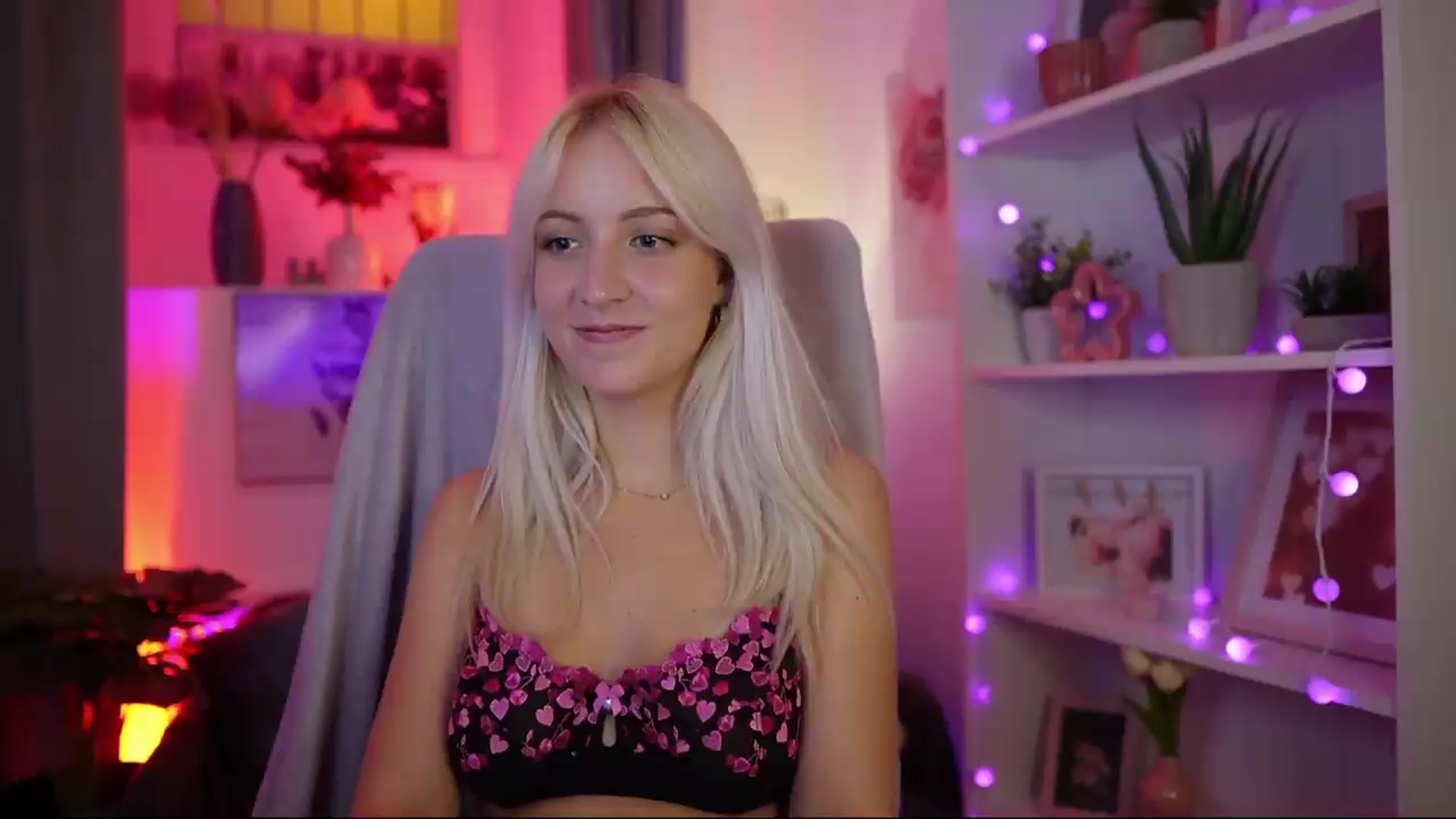 Gallery image thumbnail from Lucy_Cutie's myfreecams stream on, 08/09/2026, 23:45 image 20 of 20