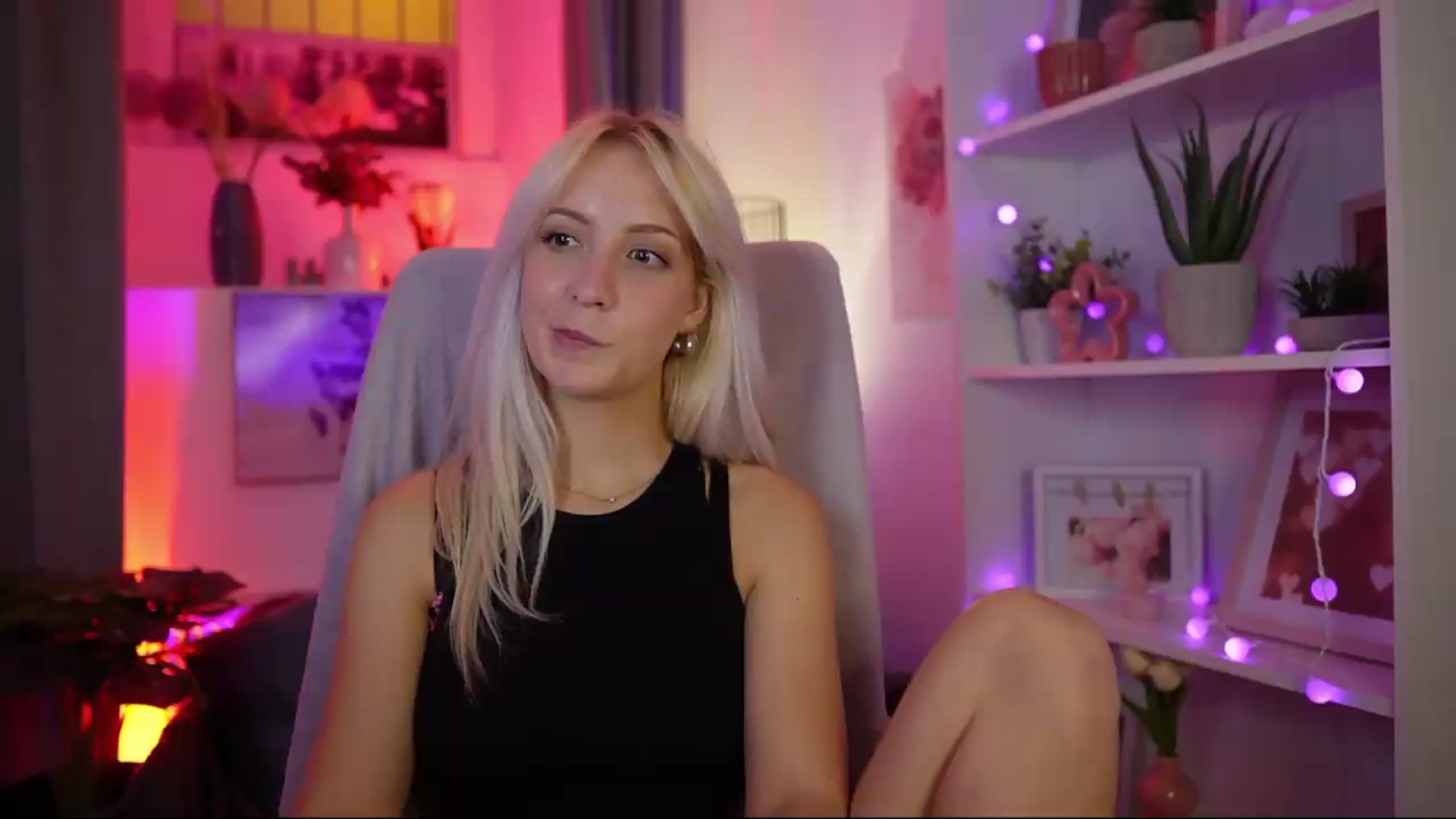 Gallery image thumbnail from Lucy_Cutie's myfreecams stream on, 08/09/2026, 23:45 image 16 of 20