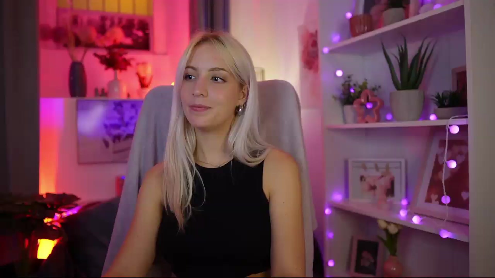 Gallery image thumbnail from Lucy_Cutie's myfreecams stream on, 08/09/2026, 23:45 image 14 of 20