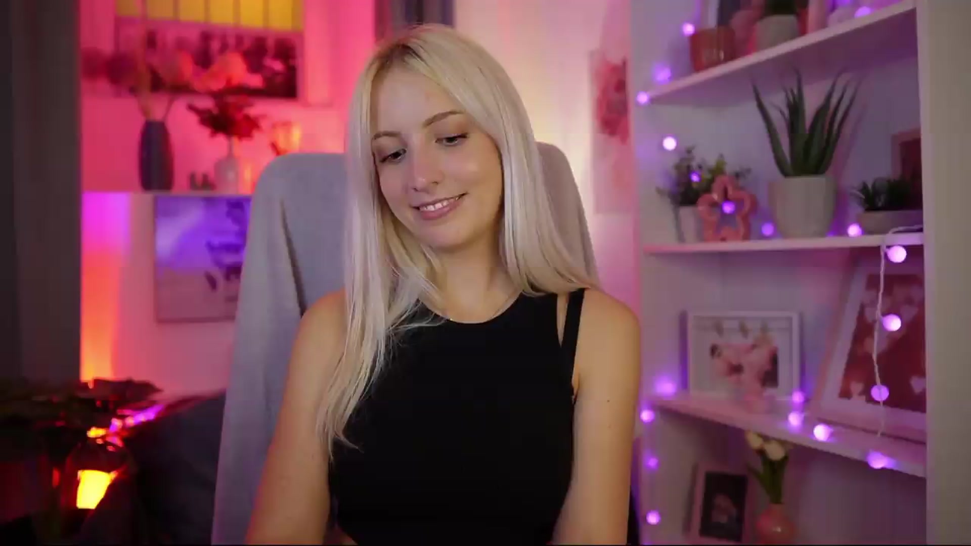 Gallery image thumbnail from Lucy_Cutie's myfreecams stream on, 08/09/2026, 23:45 image 2 of 20