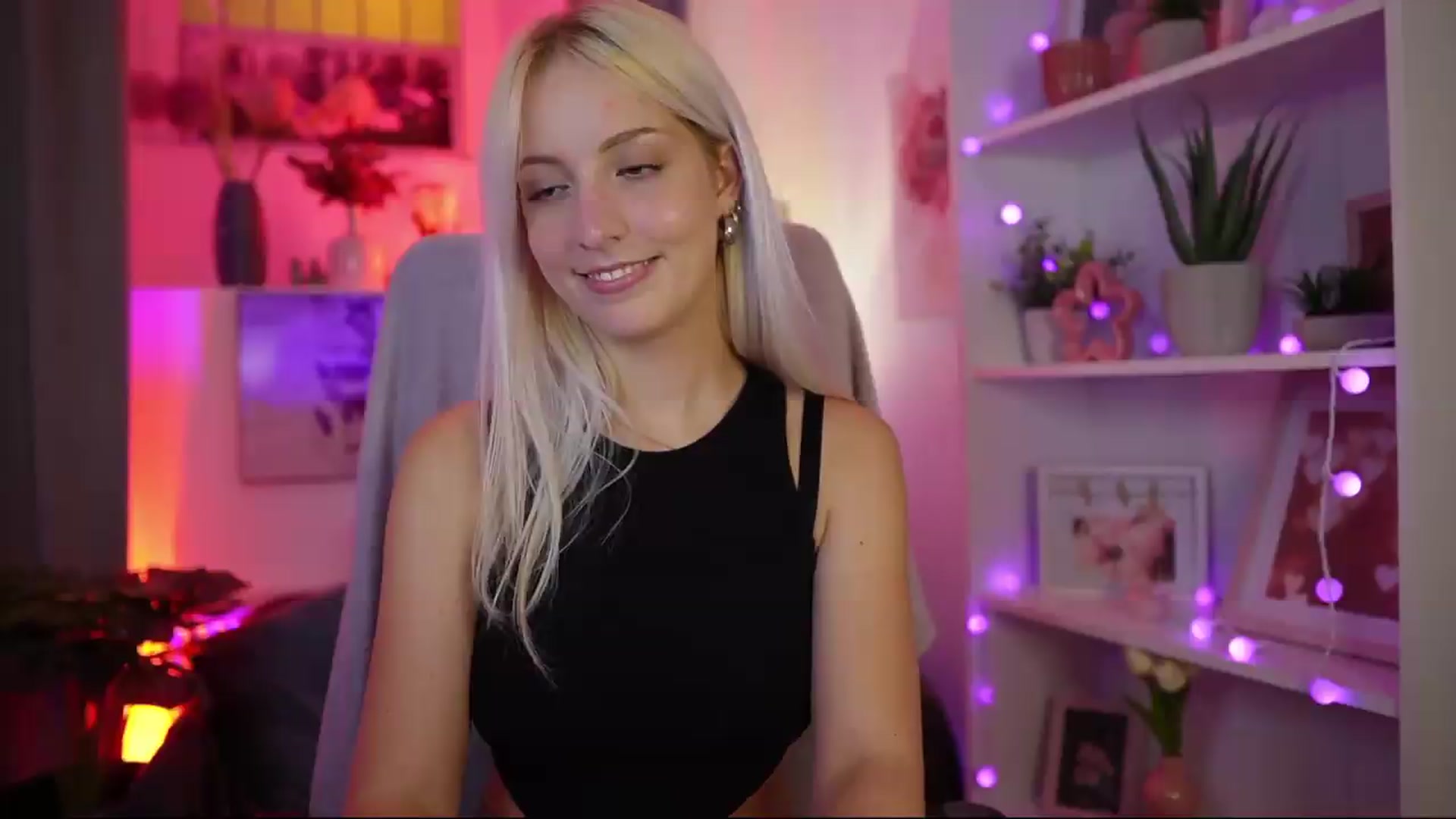 Gallery image thumbnail from Lucy_Cutie's myfreecams stream on, 08/09/2026, 23:45 image 4 of 20