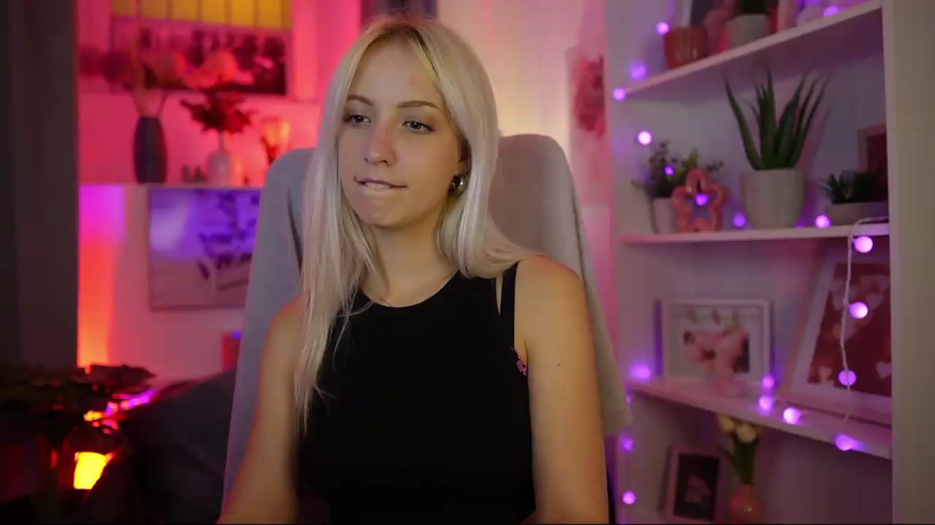 Gallery image thumbnail from Lucy_Cutie's myfreecams stream on, 08/09/2026, 23:45 image 1 of 20