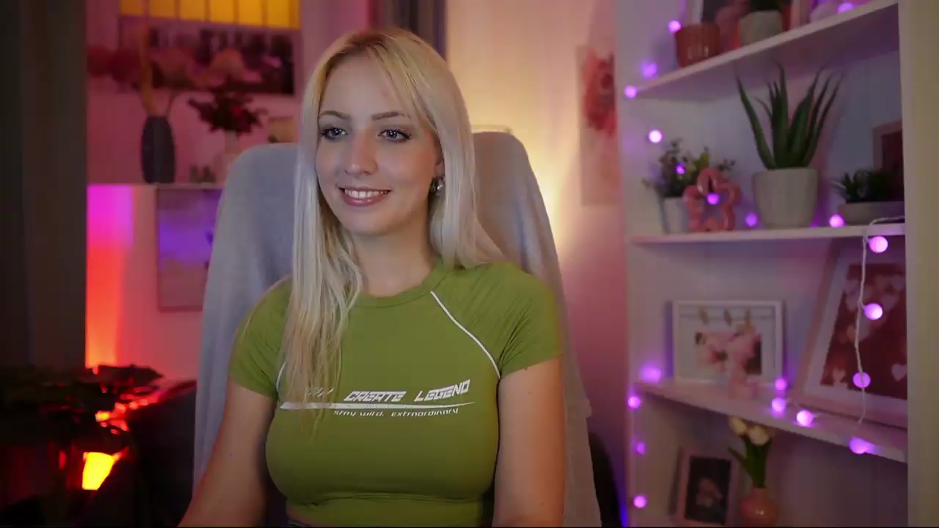 Gallery image thumbnail from Lucy_Cutie's myfreecams stream on, 08/10/2026, 19:13 image 20 of 20