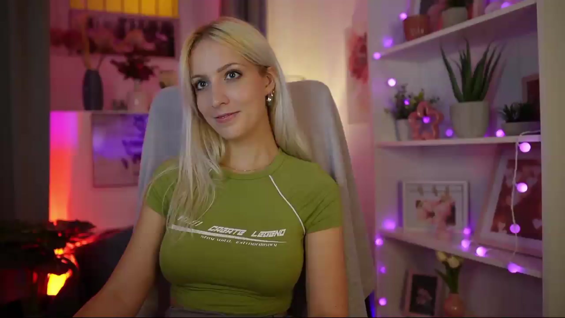 Gallery image thumbnail from Lucy_Cutie's myfreecams stream on, 08/10/2026, 20:38 image 14 of 20