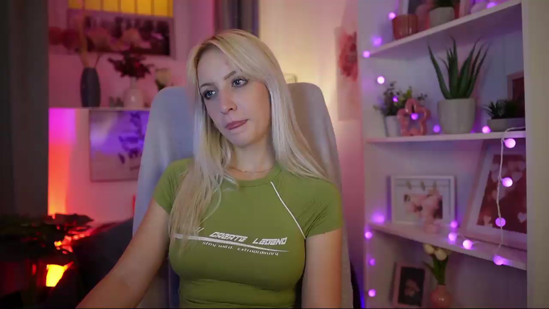 Gallery image thumbnail from Lucy_Cutie's myfreecams stream on, 08/10/2026, 20:38 image 3 of 20