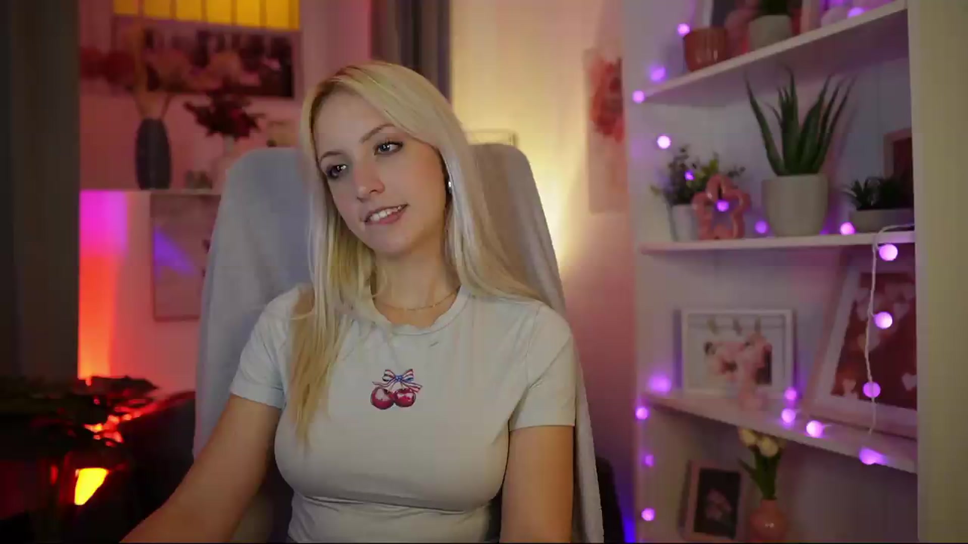 Gallery image thumbnail from Lucy_Cutie's myfreecams stream on, 08/10/2026, 21:57 image 20 of 20