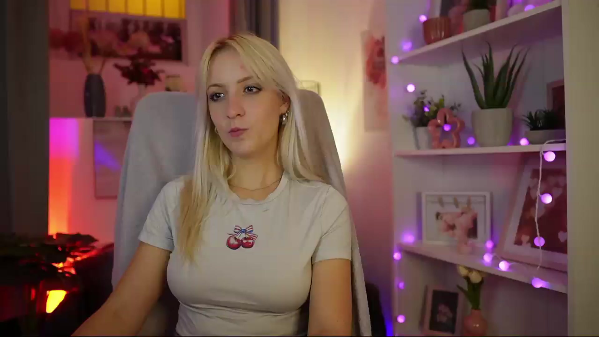 Gallery image thumbnail from Lucy_Cutie's myfreecams stream on, 08/10/2026, 21:57 image 16 of 20