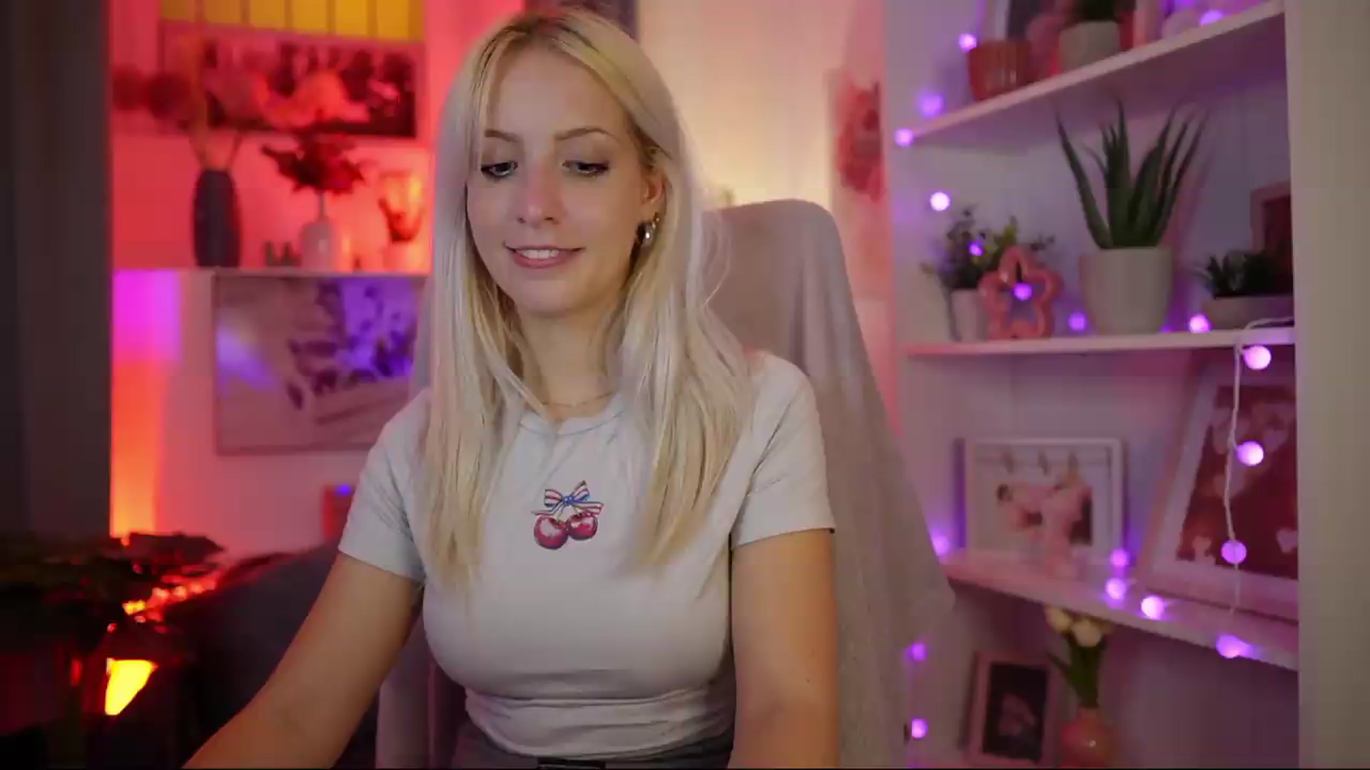 Gallery image thumbnail from Lucy_Cutie's myfreecams stream on, 08/10/2026, 22:20 image 10 of 20