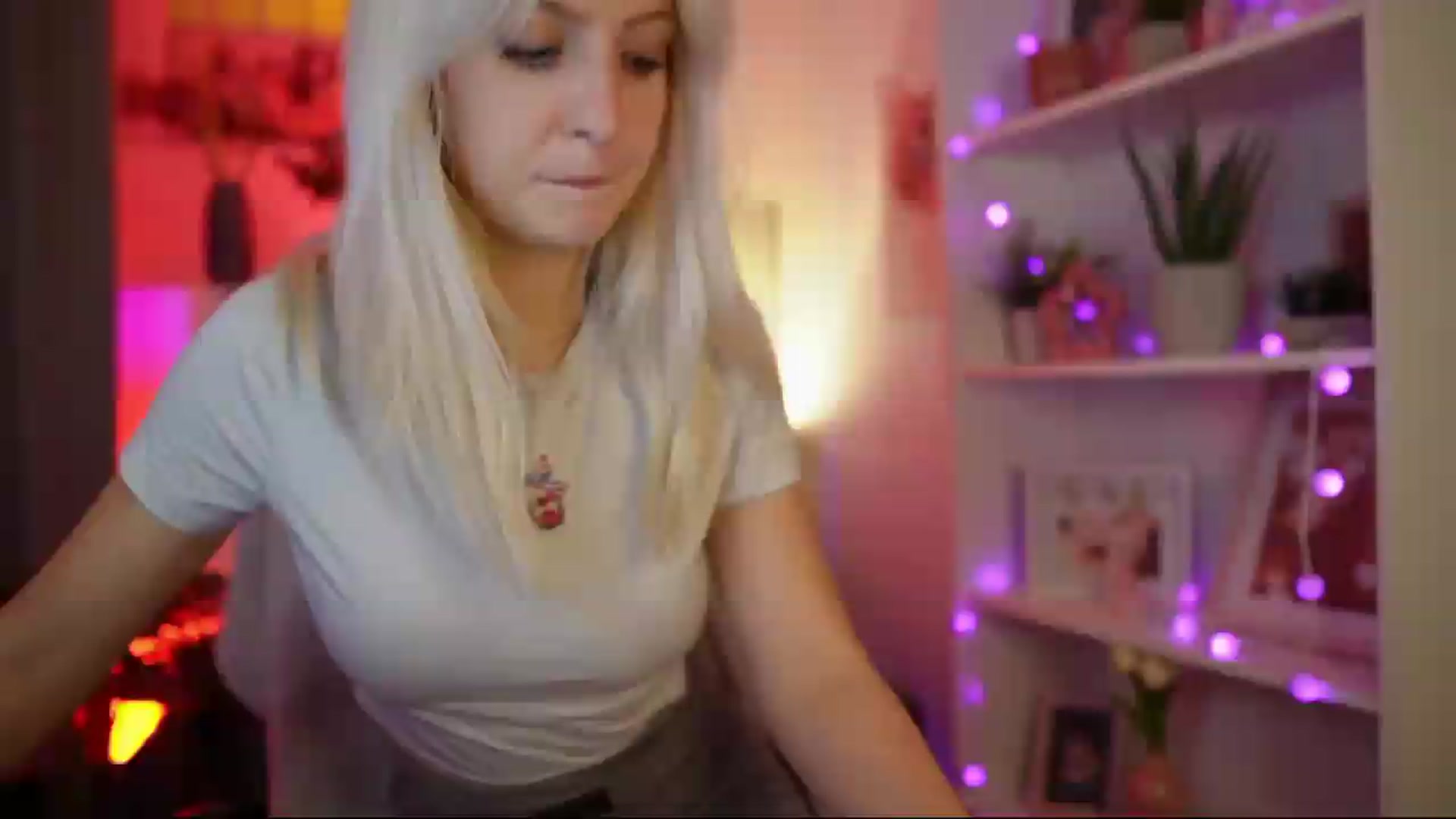 Gallery image thumbnail from Lucy_Cutie's myfreecams stream on, 08/10/2026, 22:20 image 6 of 20