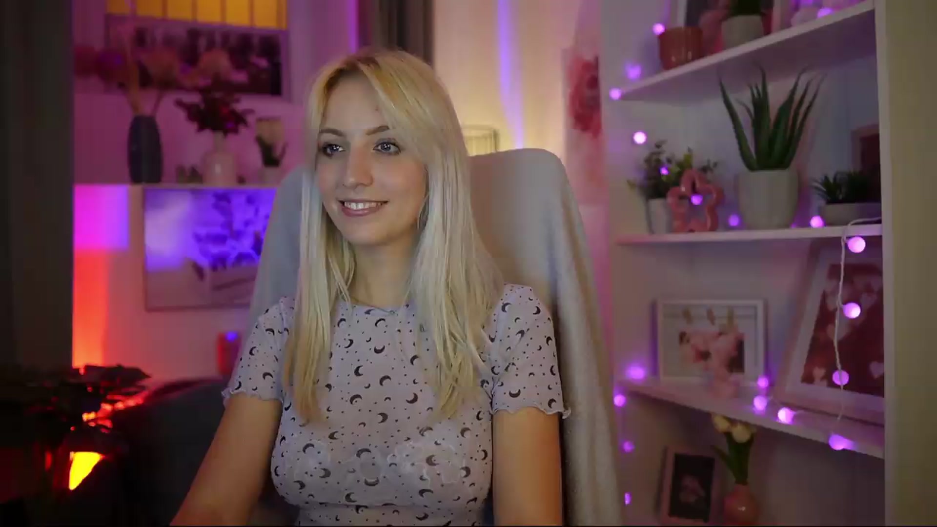 Gallery image thumbnail from Lucy_Cutie's myfreecams stream on, 08/11/2026, 20:22 image 15 of 20
