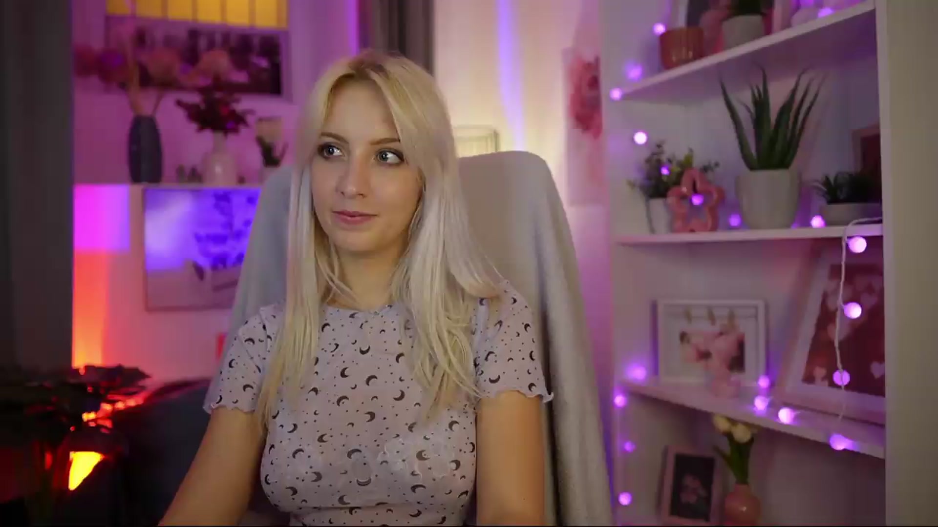Gallery image thumbnail from Lucy_Cutie's myfreecams stream on, 08/11/2026, 20:22 image 14 of 20