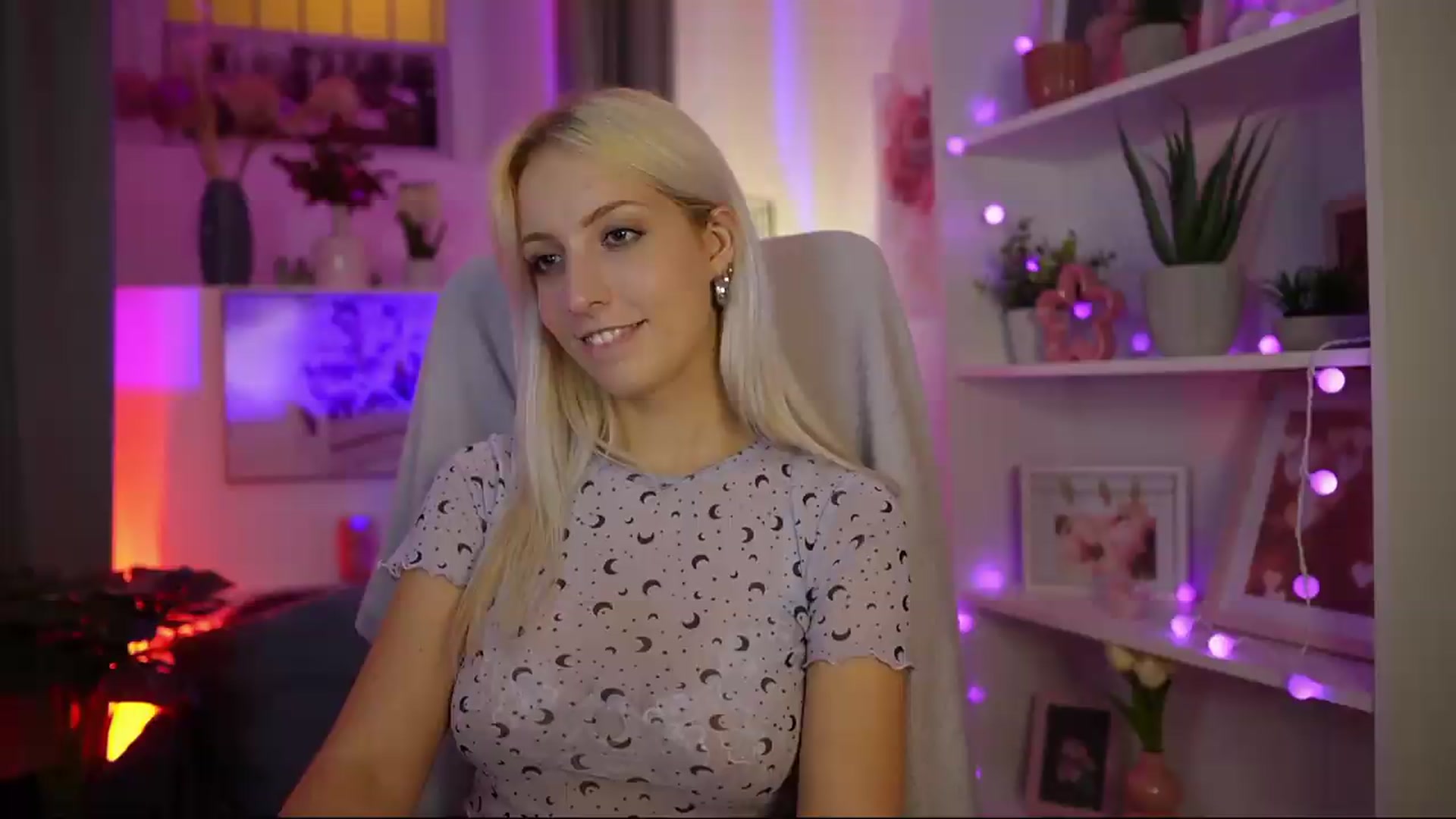 Gallery image thumbnail from Lucy_Cutie's myfreecams stream on, 08/11/2026, 20:22 image 13 of 20